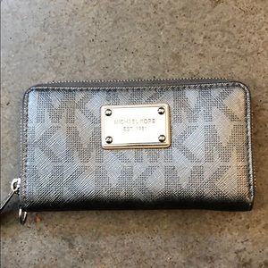 Silver MIchael Kors wallet